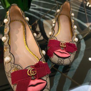 GUCCI Lexi Lips Studded Scalloped Logo Ballet Flats